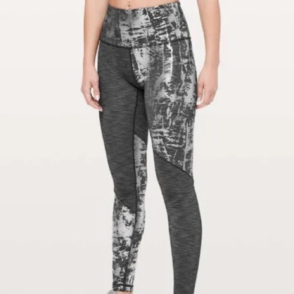 Lululemon foiled Stylish Gray Patterned Leggings … - image 2